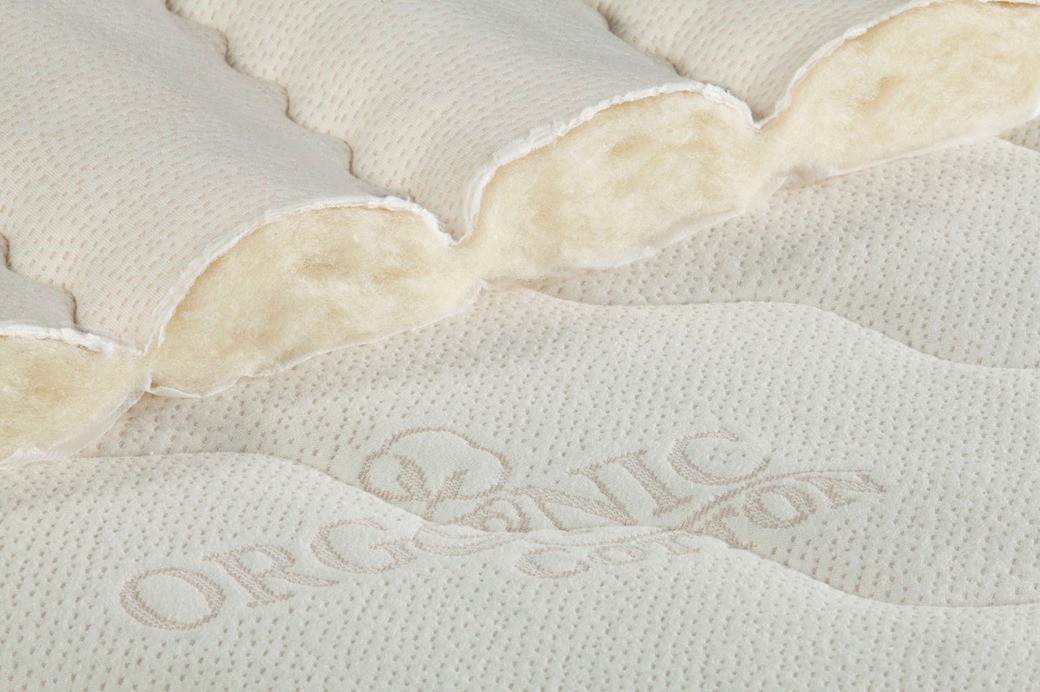 The cotton cover on the Idle Sleep Latex is quilted together with woll. 