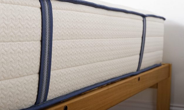 The inner components of the My Green Mattress - Natural Escape include an 8-inch pocketed spring coil layer and a 3-inch GOLS and OEKO-Tex certified Dunlop latex layer. The latex layer has a 22-24 ILD rating.